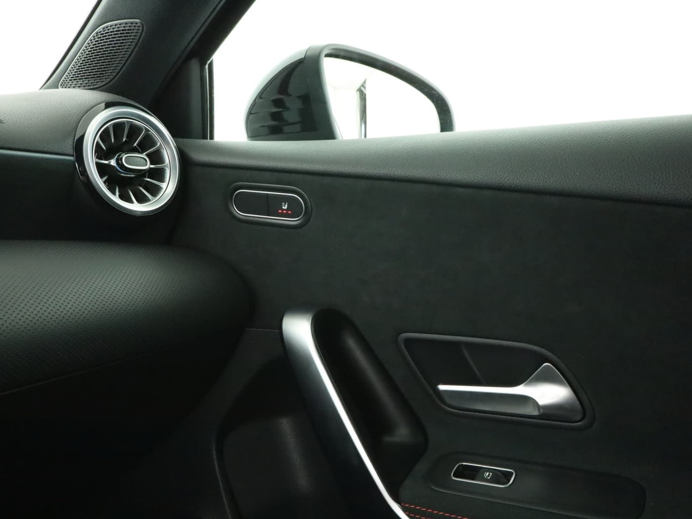 Mercedes-Benz A 250 e Bild 16