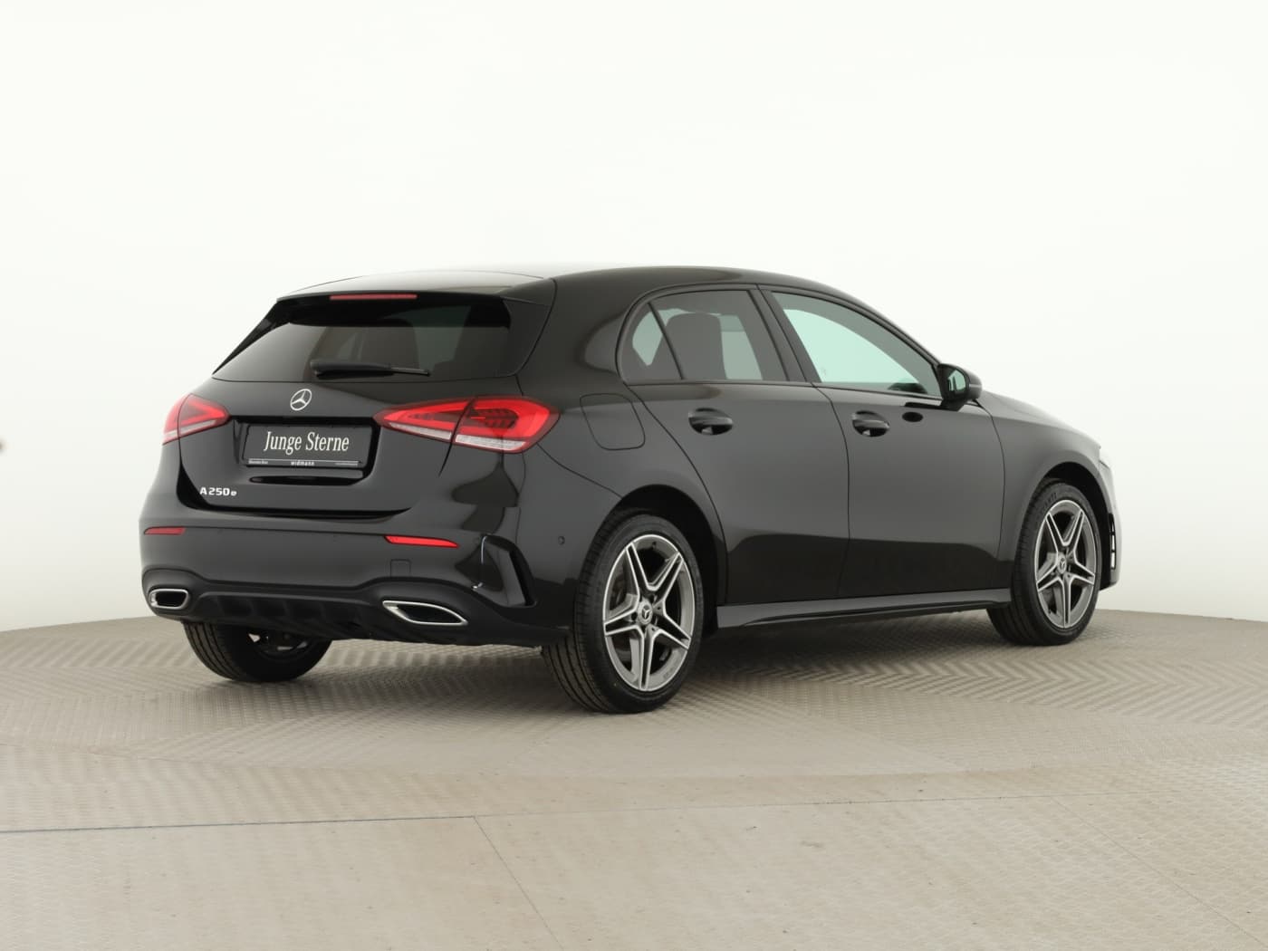 Mercedes-Benz A 250 e Bild 6