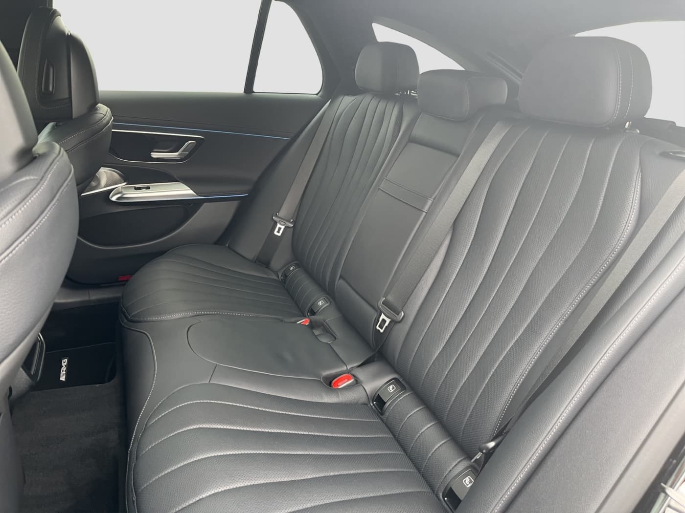 Mercedes-Benz E 300 de 4MATIC T-Modell mit EQ Hybrid Technologie Bild 16