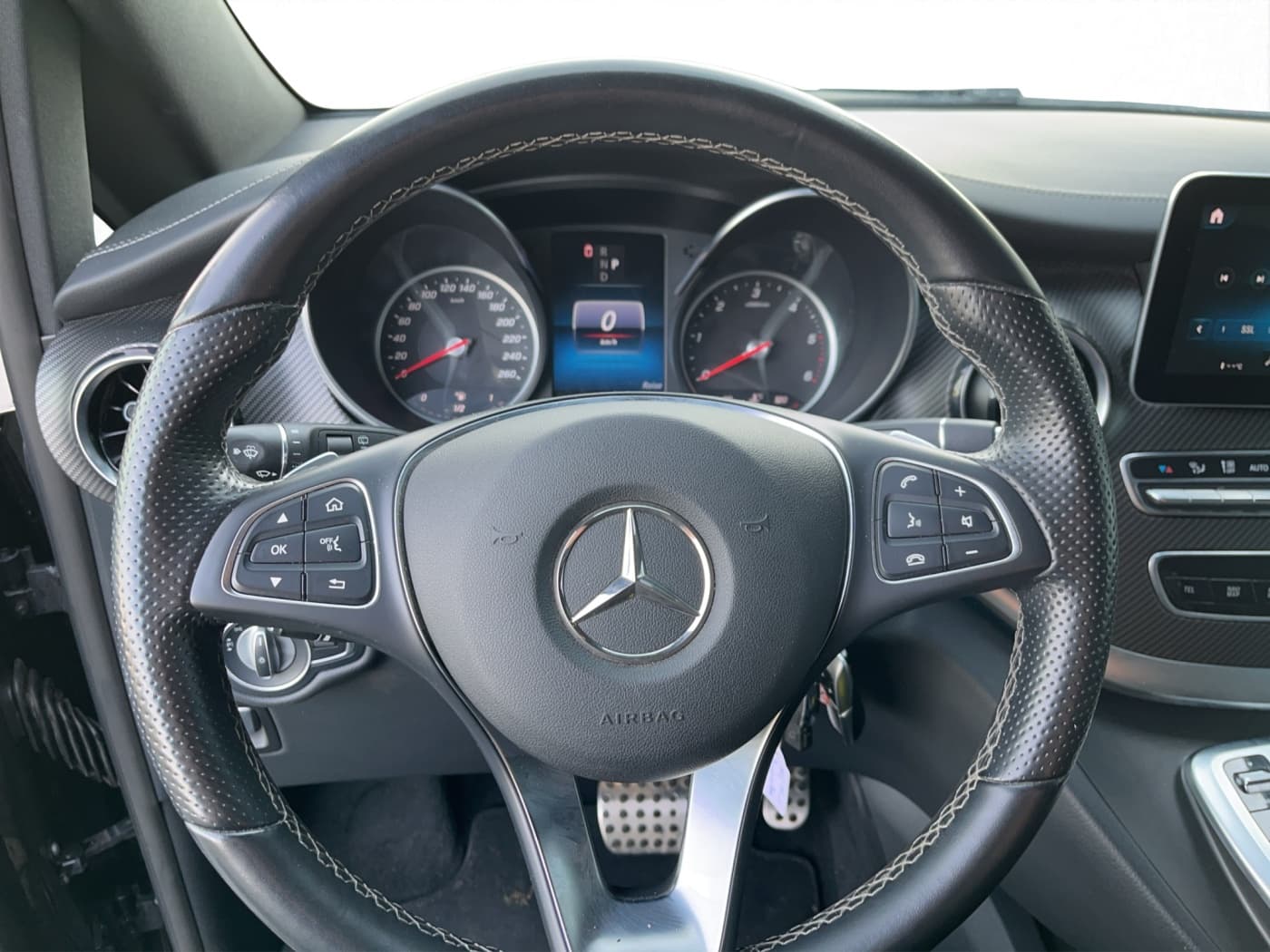Mercedes-Benz V 300 d Avantgarde Edition AMG Bild 10