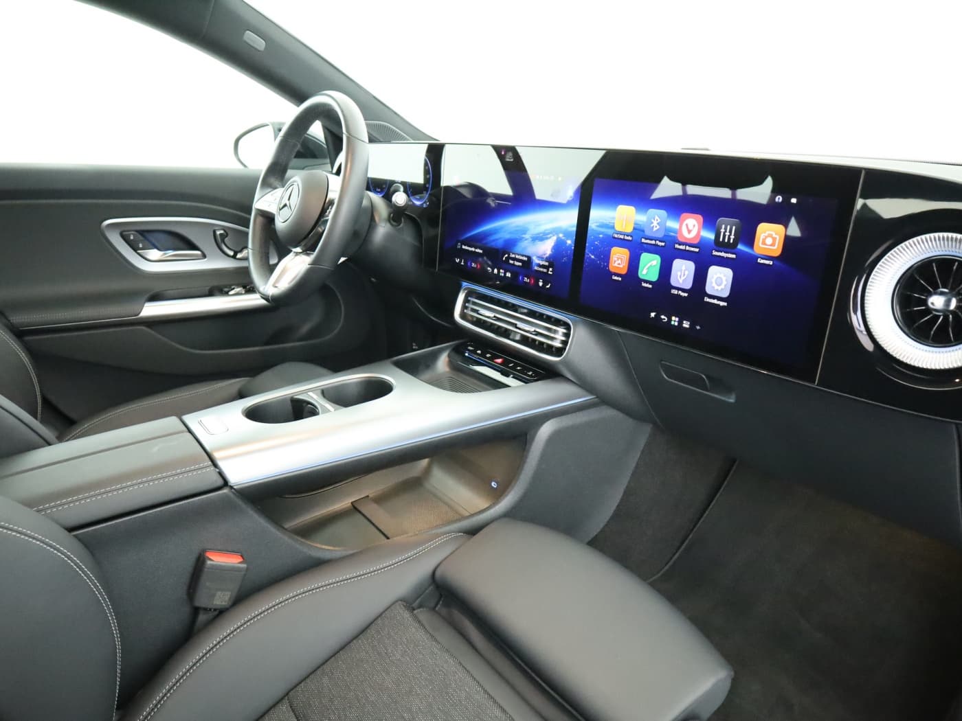 Mercedes-Benz CLA 350 4M EQ Bild 17