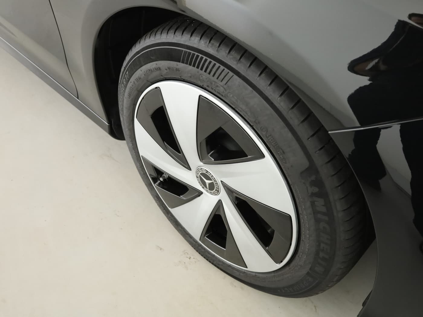 Mercedes-Benz CLA 350 4M EQ Bild 22