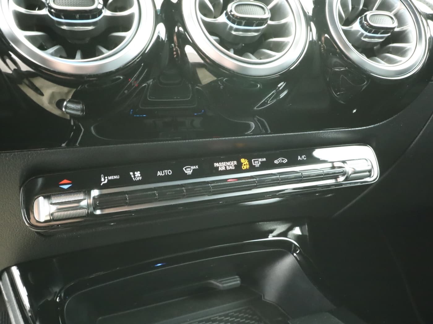Mercedes-Benz CLA 220 d SB Bild 14