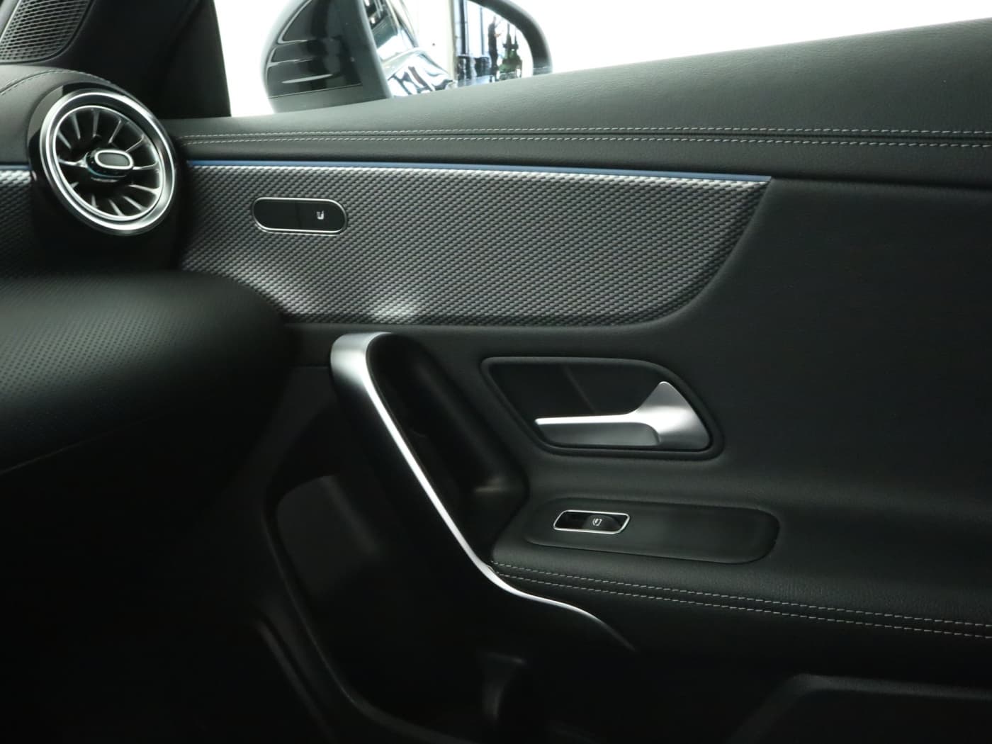 Mercedes-Benz CLA 220 d SB Bild 16