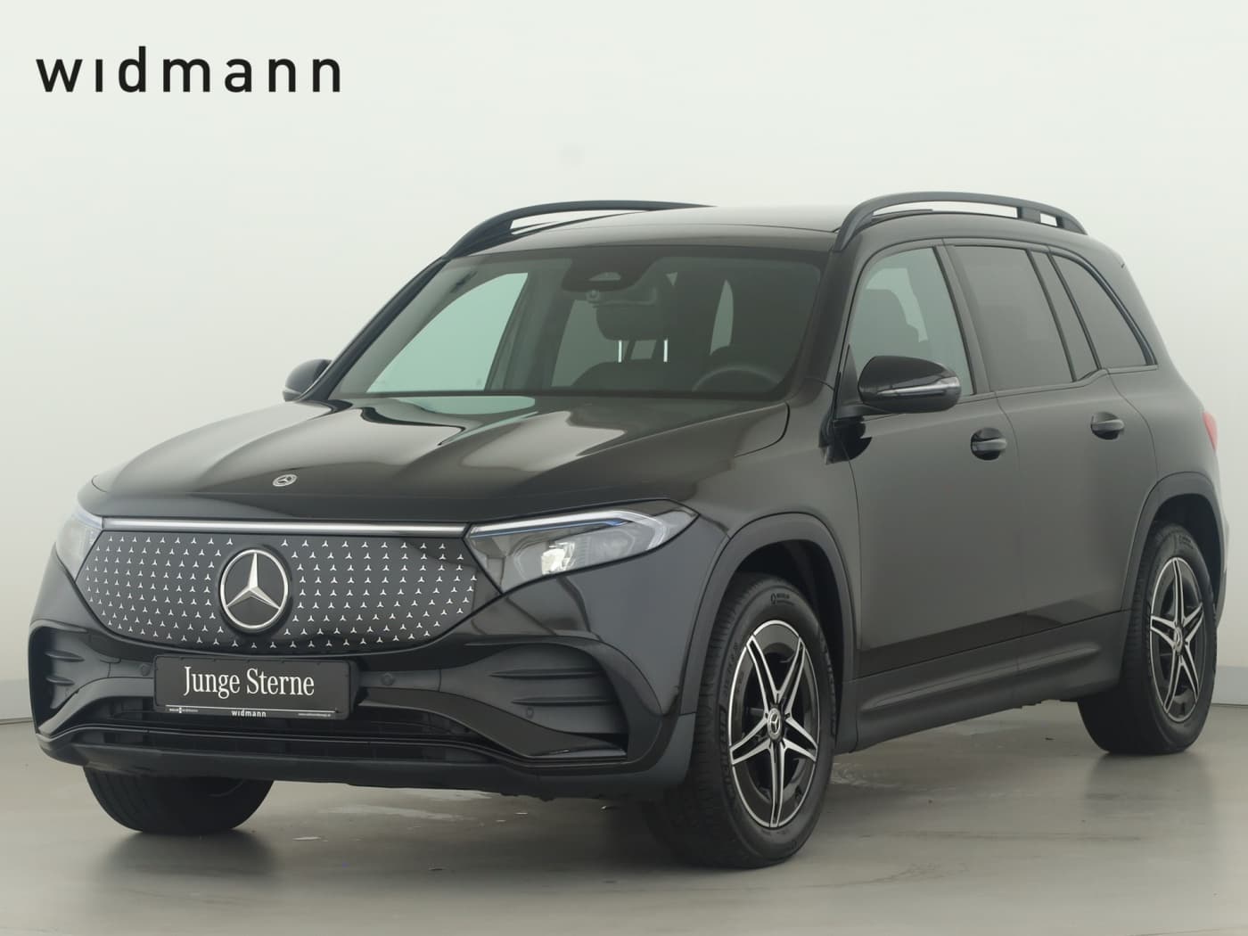 Mercedes-Benz EQB 300 4M