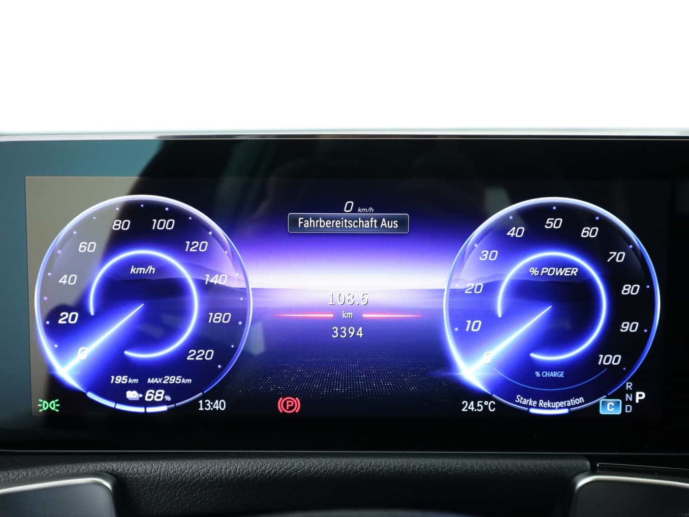 Mercedes-Benz EQB 300 4M Bild 12