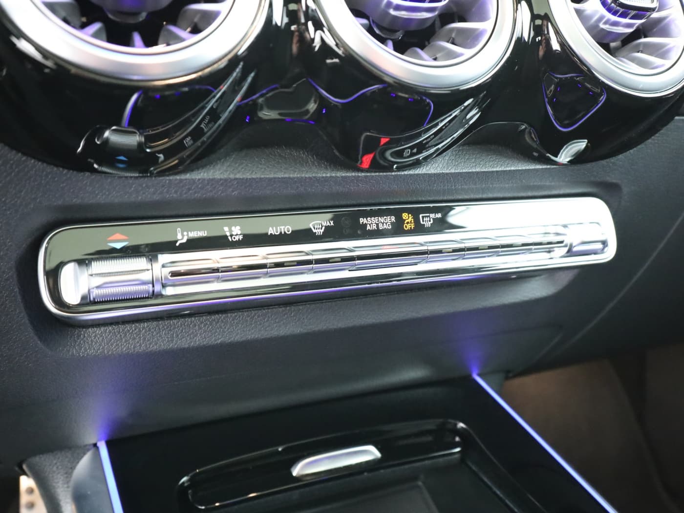 Mercedes-Benz EQB 300 4M Bild 14