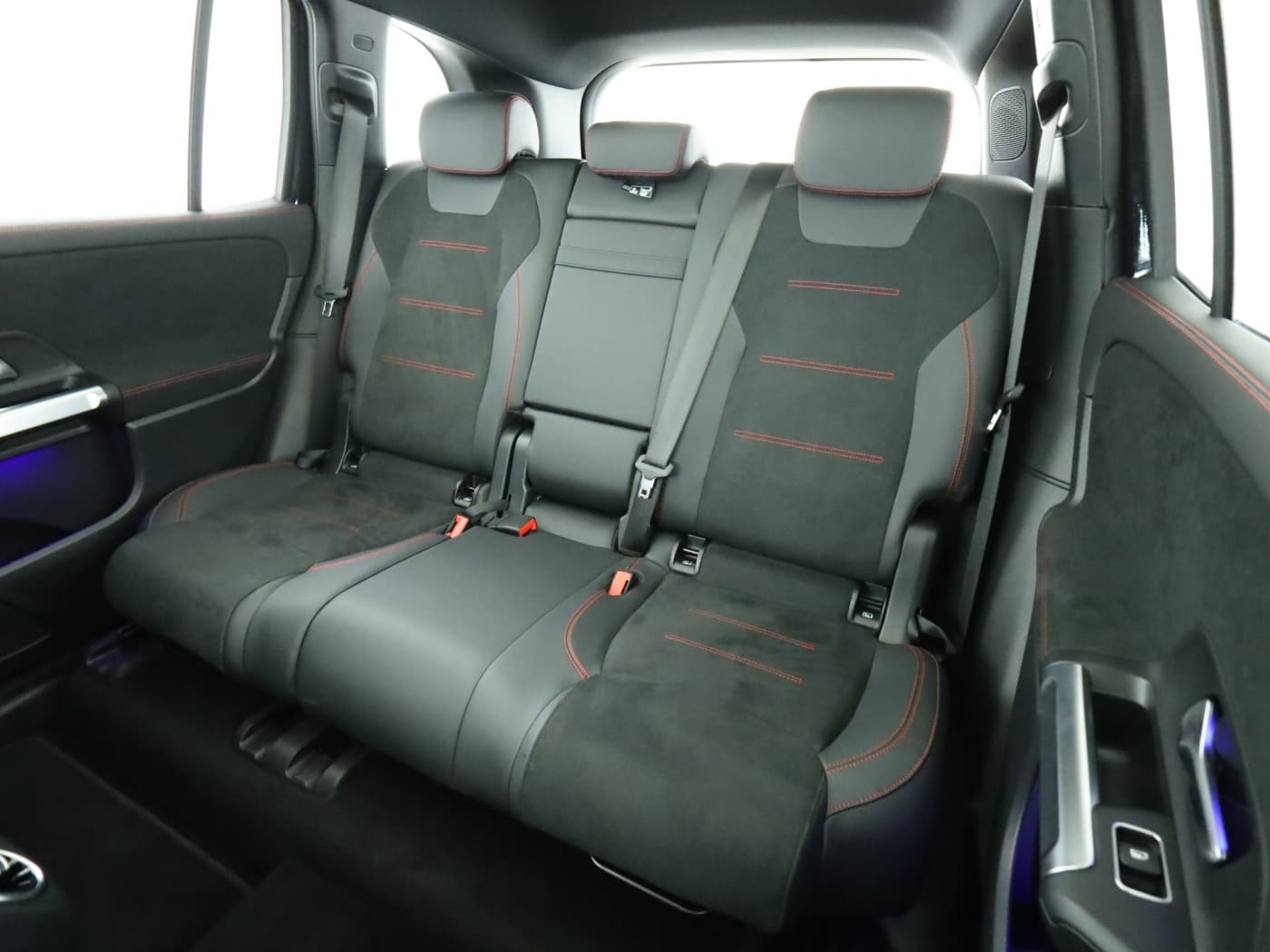Mercedes-Benz EQB 300 4M Bild 18