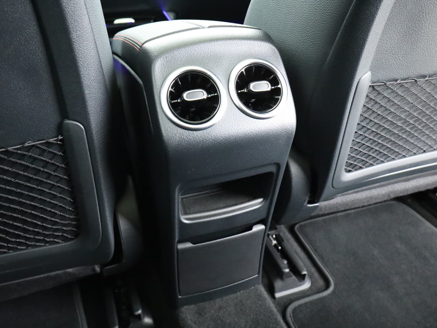 Mercedes-Benz EQB 300 4M Bild 24