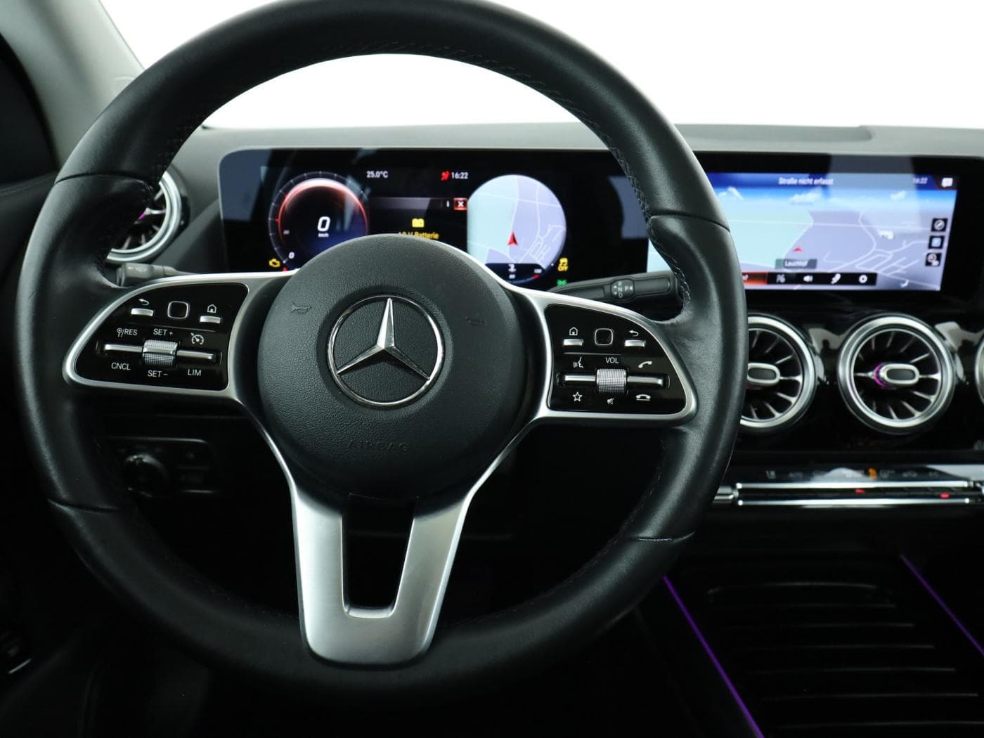 Mercedes-Benz GLA 250 4M Bild 11