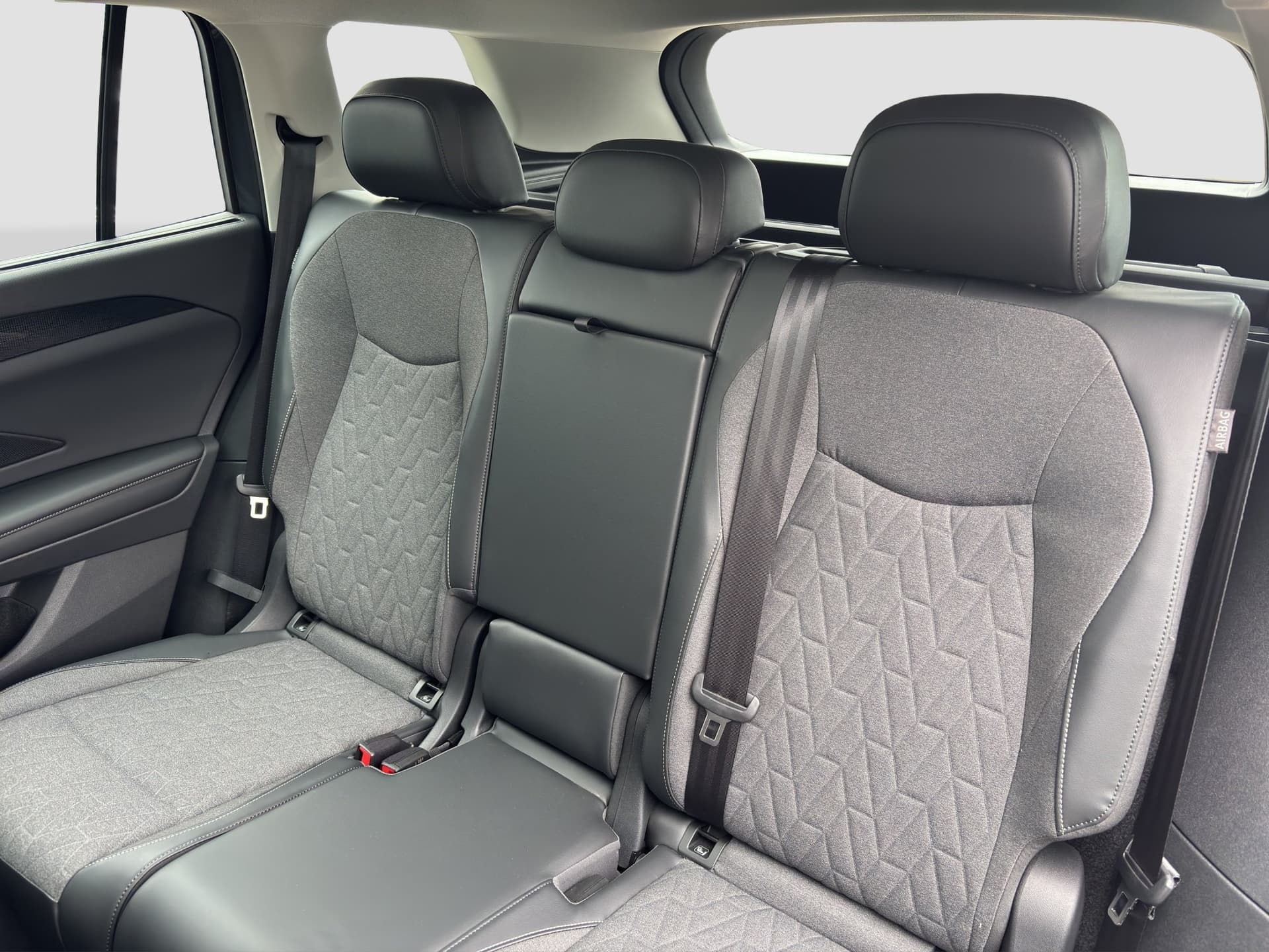 Volkswagen Tayron Life 1.5 eHybrid 150kW AHK Panoramadach Kamera Bild 13