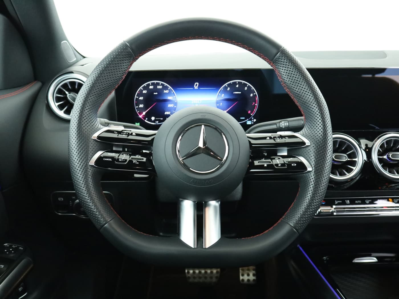 Mercedes-Benz GLA 200 Bild 11