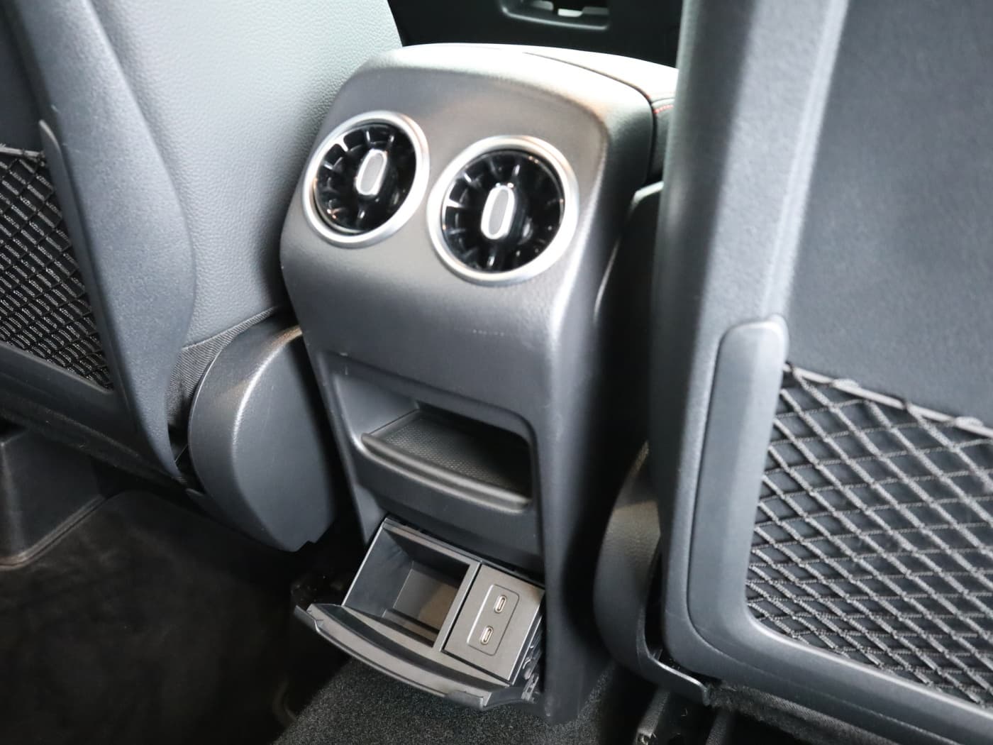 Mercedes-Benz GLA 200 Bild 23