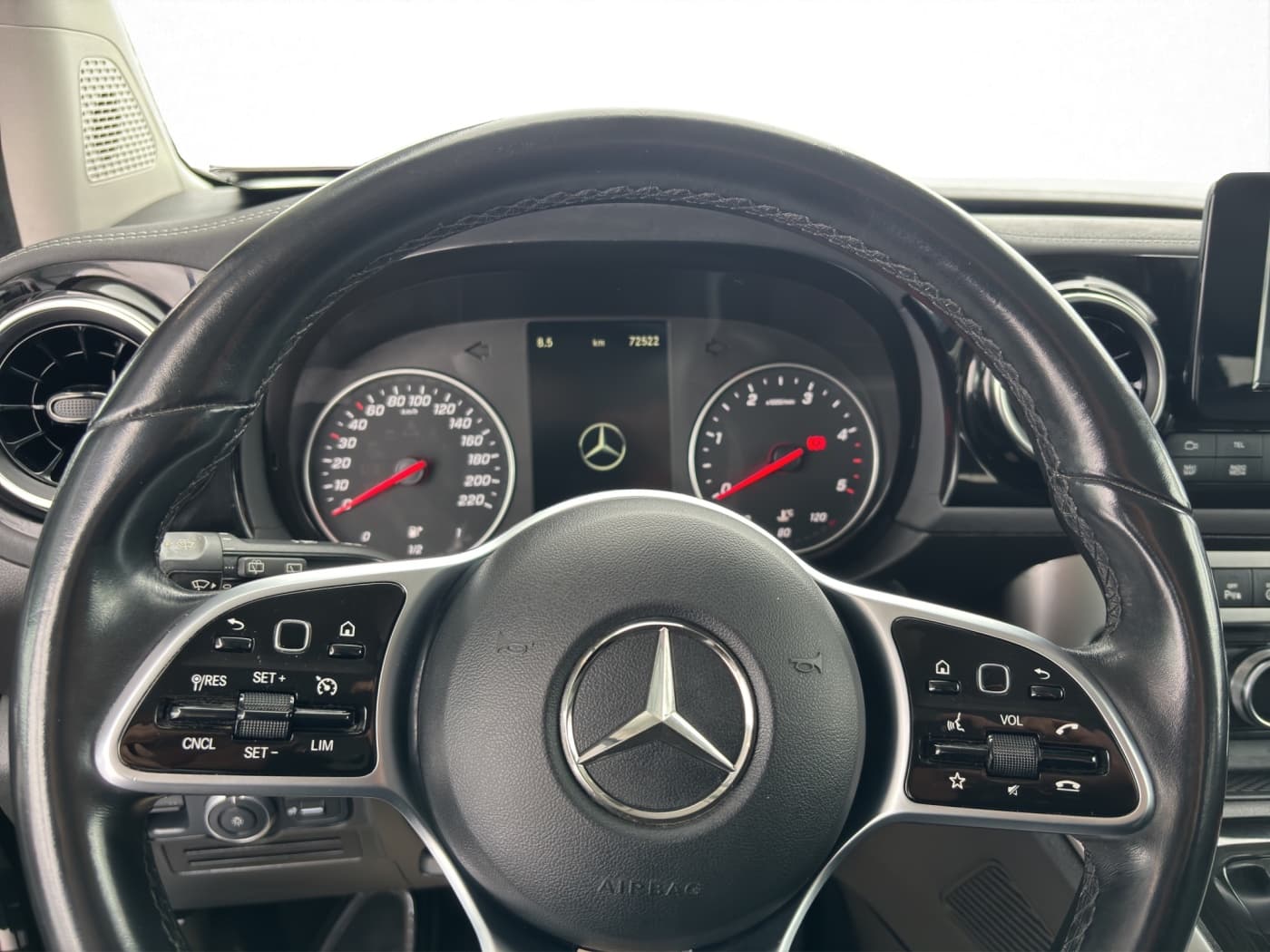 Mercedes-Benz T 180 d Bild 11