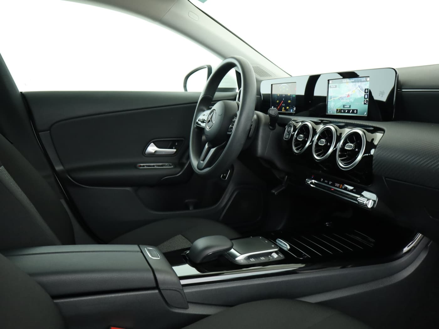 Mercedes-Benz CLA 200 d Bild 17