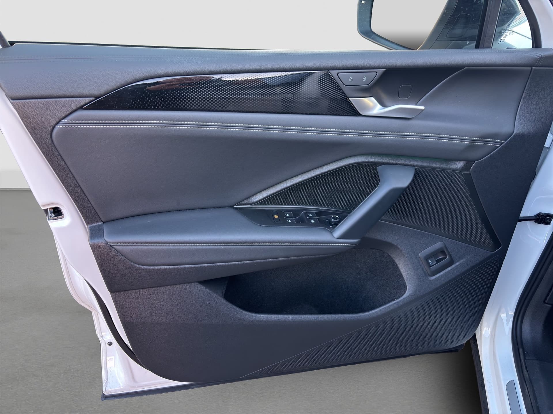 Volkswagen Tiguan Life GOAL 1.5 TSI DSG AHK NAVI ACC Kamera Bild 15