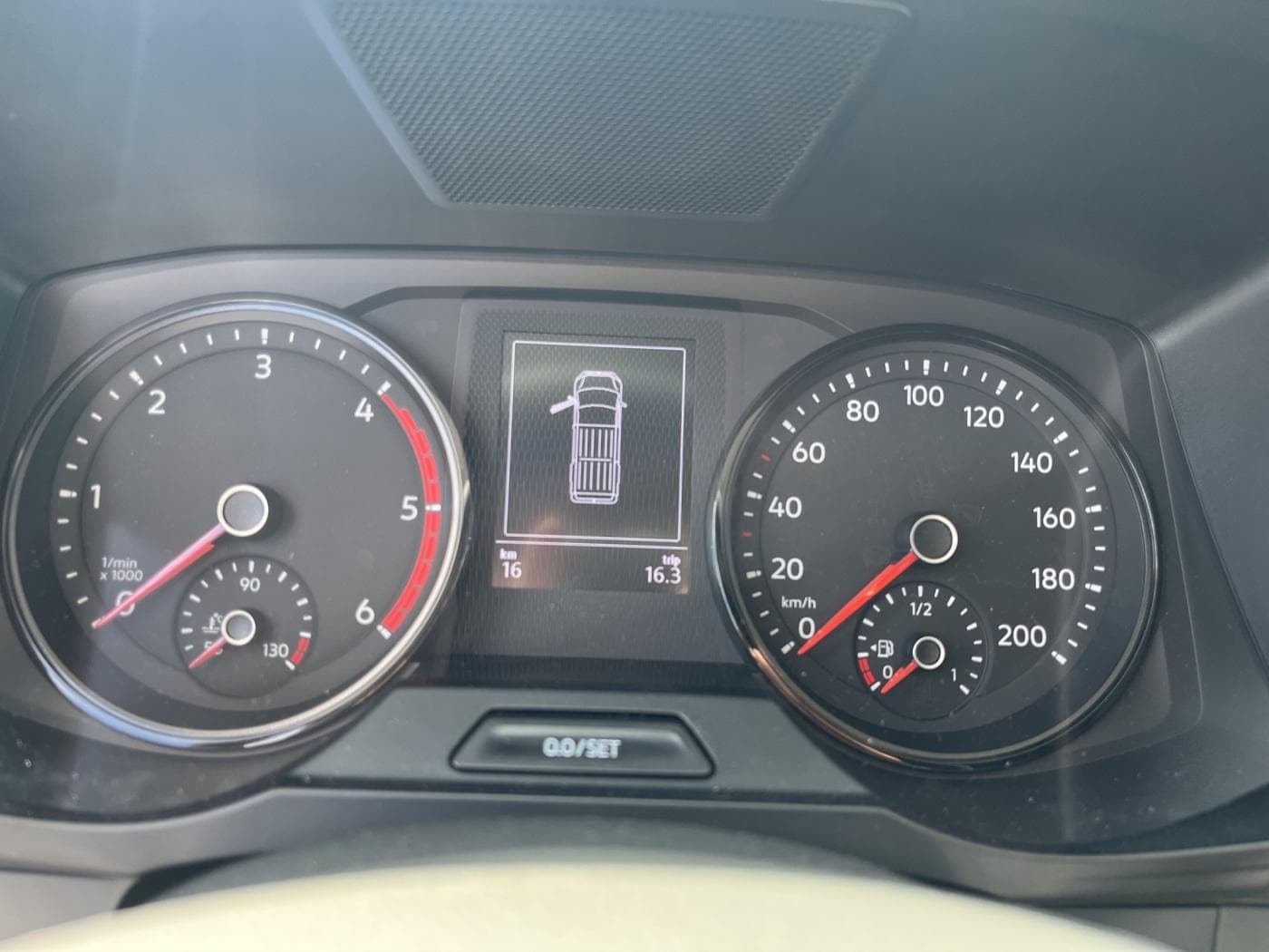 Volkswagen Crafter Kasten mittellang Hochdach FWD 2.0 TDI Bild 11