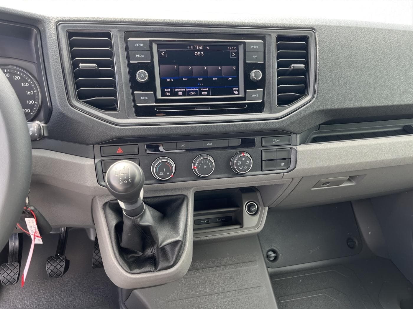 Volkswagen Crafter Kasten mittellang Hochdach FWD 2.0 TDI Bild 12