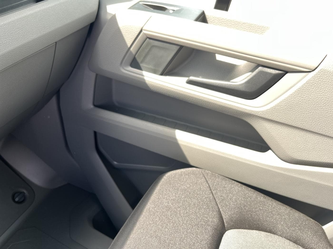 Volkswagen Crafter Kasten mittellang Hochdach FWD 2.0 TDI Bild 14