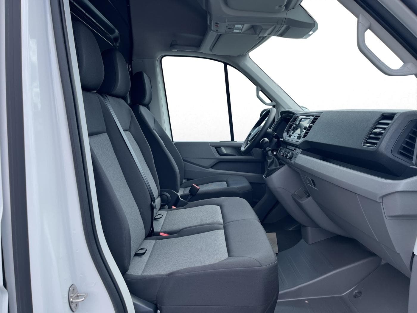 Volkswagen Crafter Kasten mittellang Hochdach FWD 2.0 TDI Bild 15