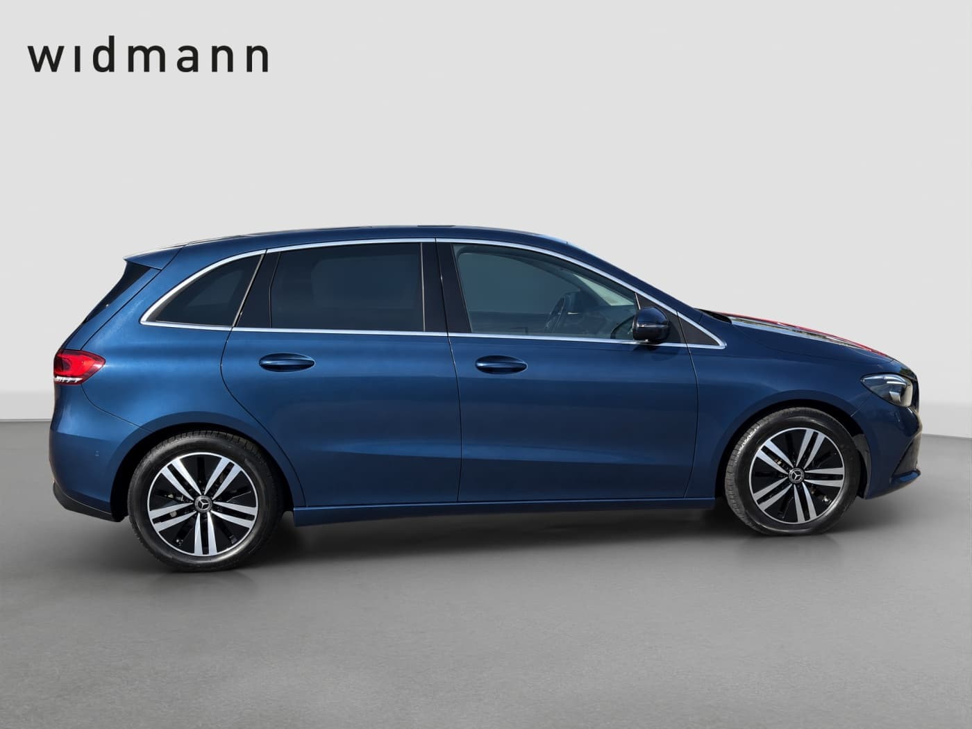 Mercedes-Benz B 220 d 4M Bild 6