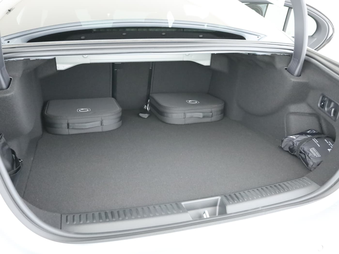 Mercedes-Benz E 300 de 4MATIC Limousine mit EQ Hybrid Technologie Bild 23