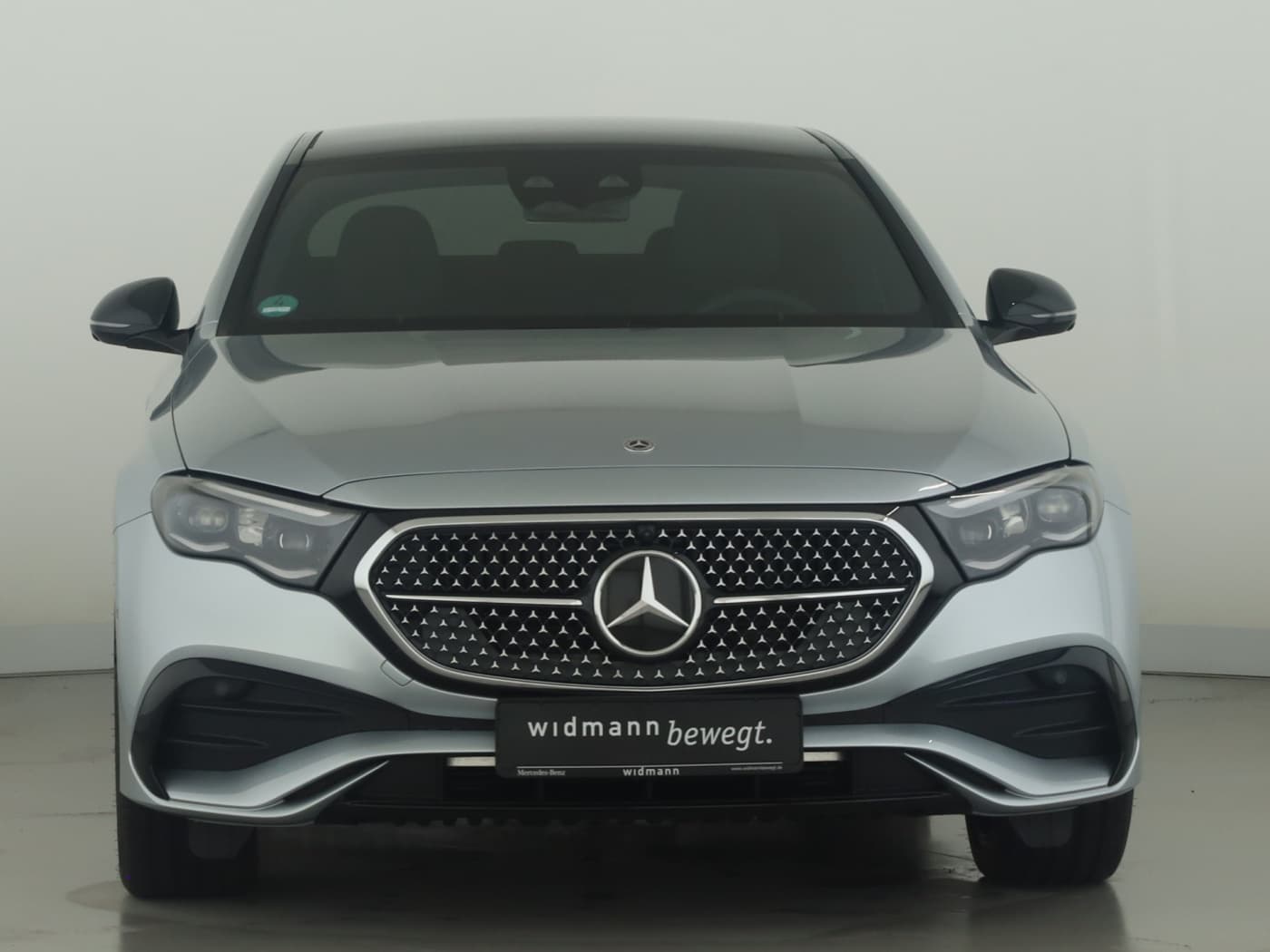 Mercedes-Benz E 300 de 4MATIC Limousine mit EQ Hybrid Technologie Bild 3