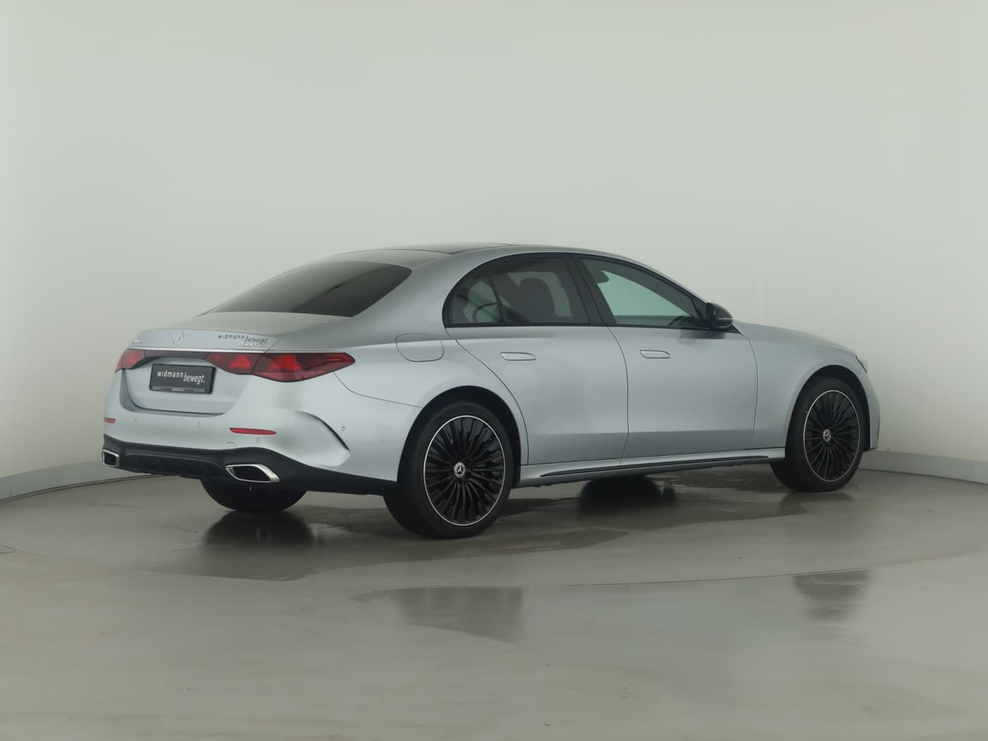 Mercedes-Benz E 300 de 4MATIC Limousine mit EQ Hybrid Technologie Bild 6