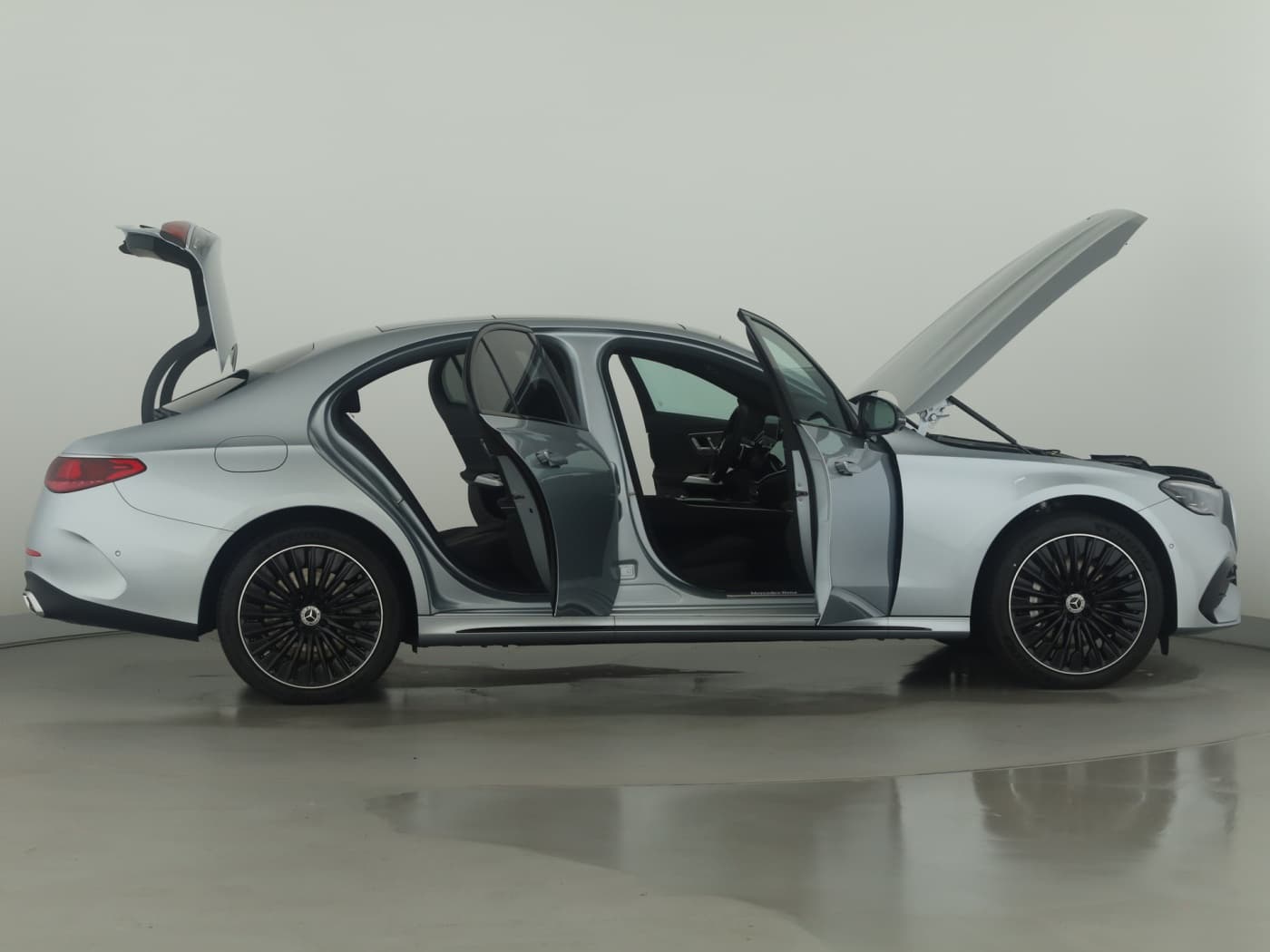 Mercedes-Benz E 300 de 4MATIC Limousine mit EQ Hybrid Technologie Bild 8