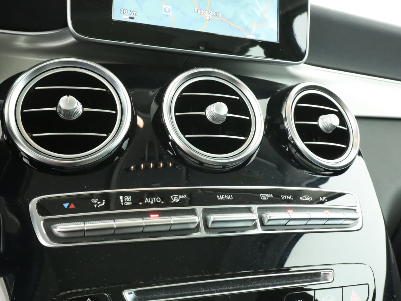 Mercedes-Benz GLC 250 4M Bild 14