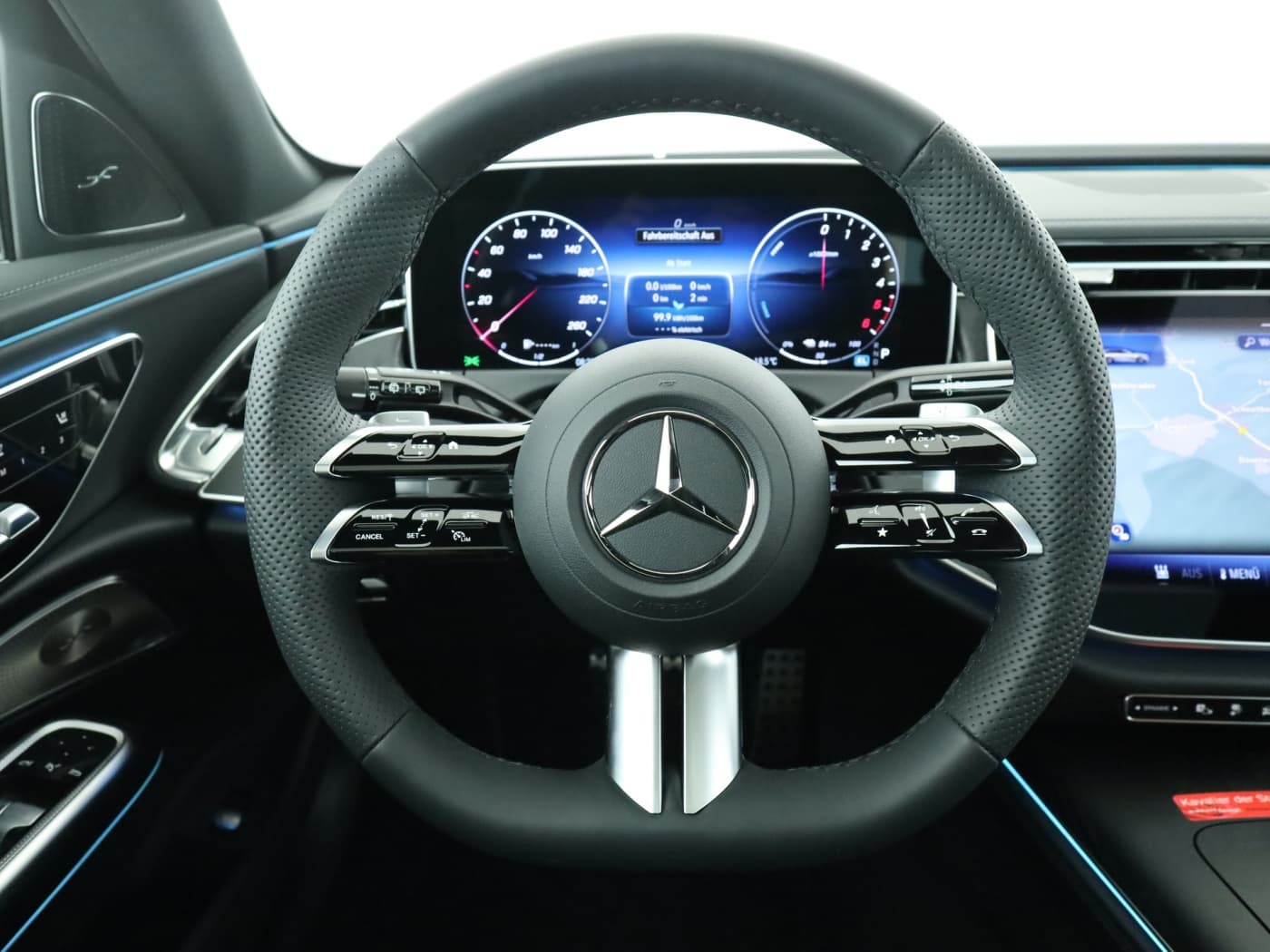 Mercedes-Benz E 300 de 4MATIC T-Modell mit EQ Hybrid Technologie Bild 11