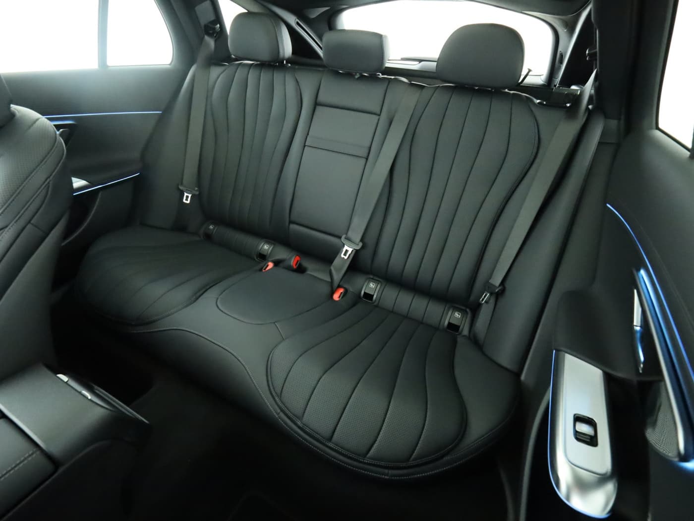 Mercedes-Benz E 300 de 4MATIC T-Modell mit EQ Hybrid Technologie Bild 18