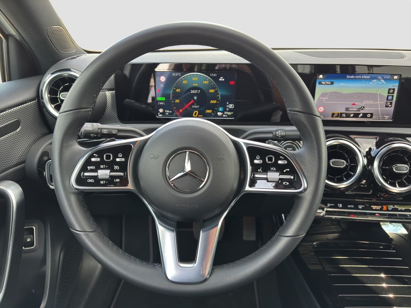 Mercedes-Benz A 250 e Bild 10