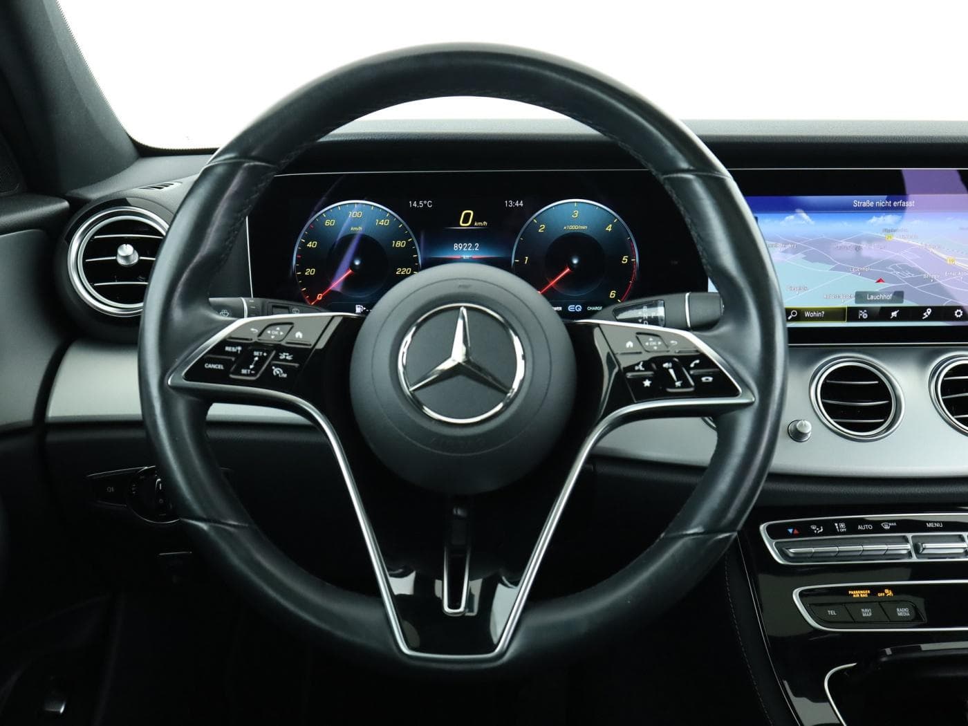 Mercedes-Benz E 220 d T Bild 11