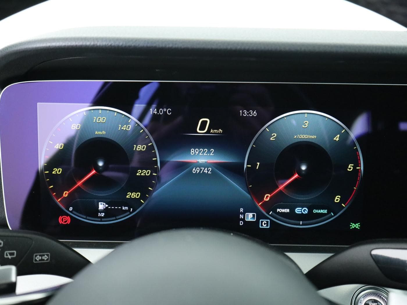 Mercedes-Benz E 220 d T Bild 12