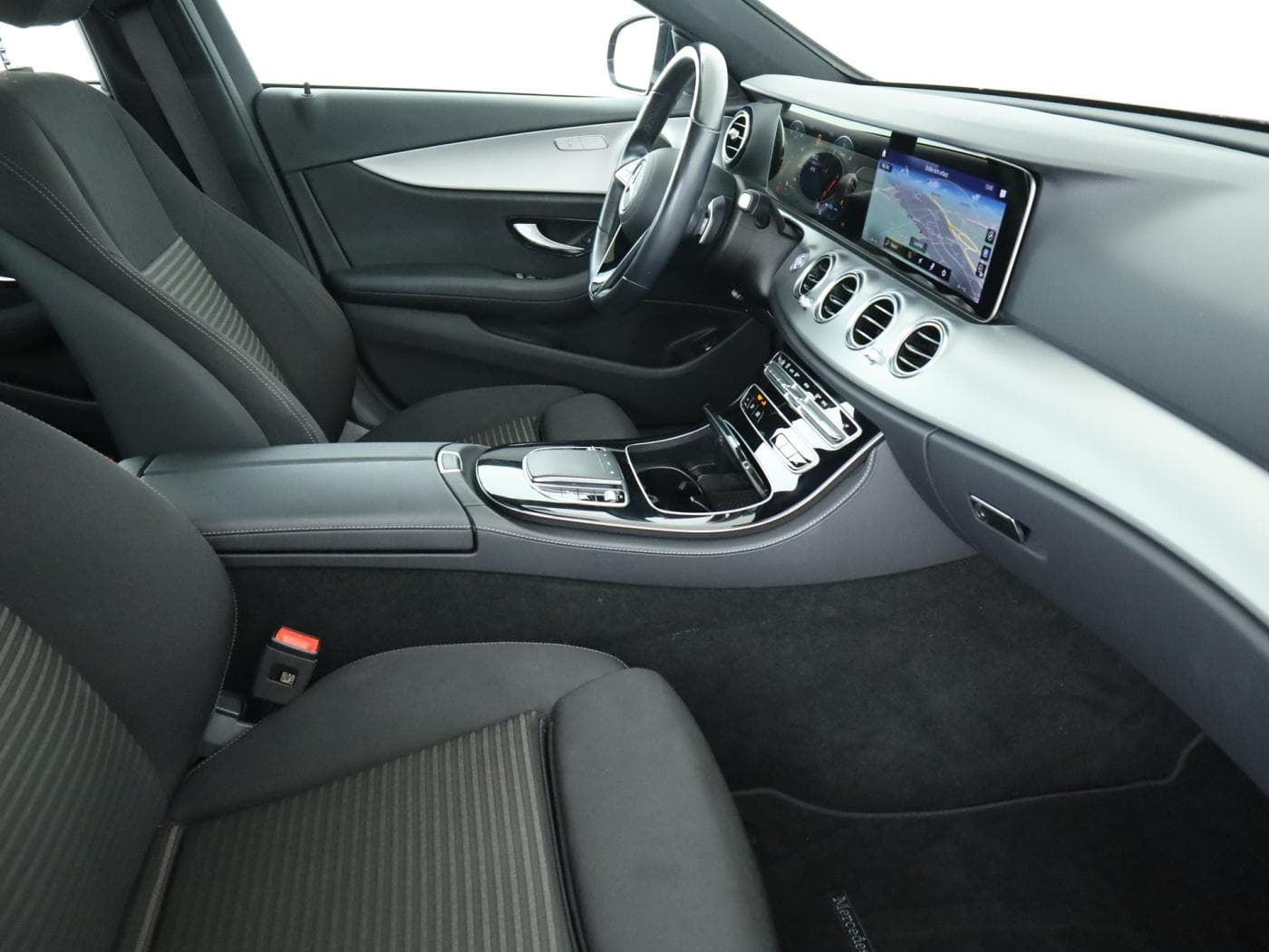 Mercedes-Benz E 220 d T Bild 17