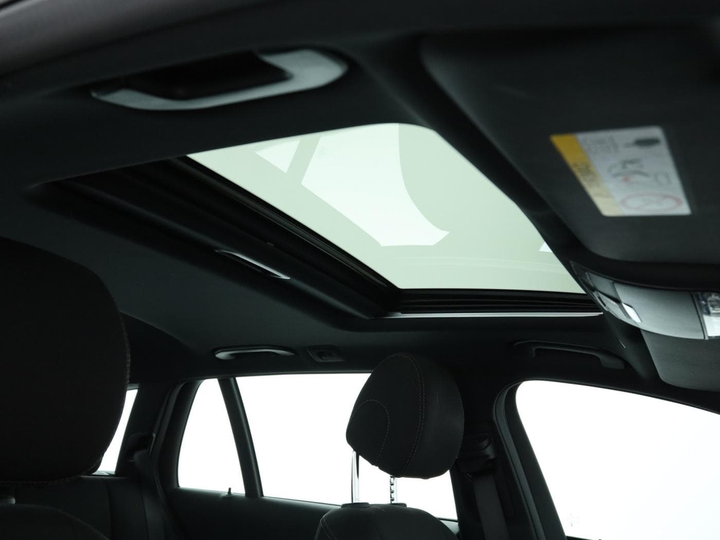 Mercedes-Benz E 220 d T Bild 21