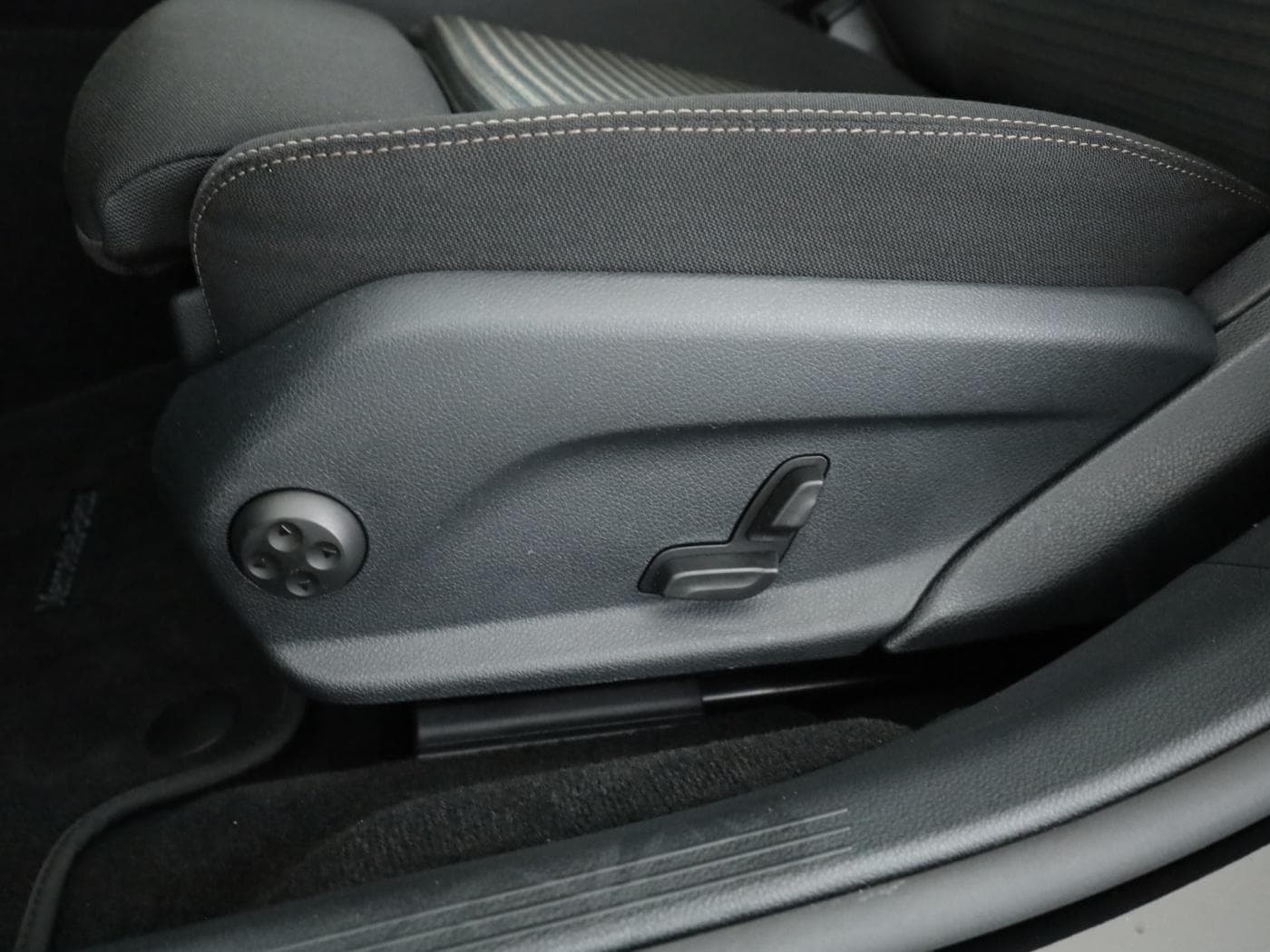 Mercedes-Benz E 220 d T Bild 26