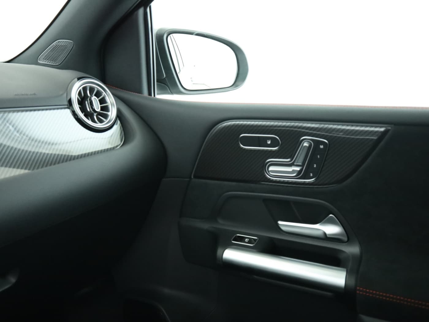 Mercedes-Benz B 220 d Bild 16