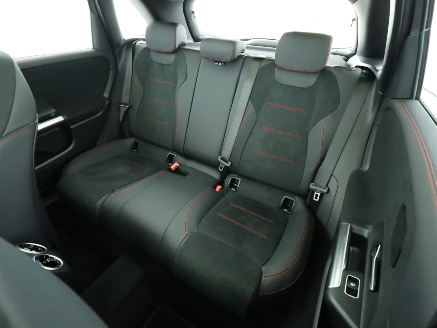 Mercedes-Benz B 220 d Bild 18
