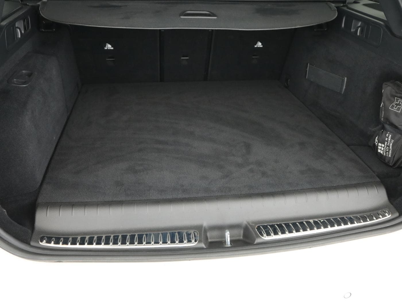 Mercedes-Benz C 300 e T Bild 23