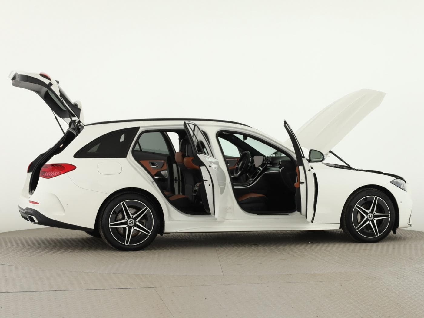 Mercedes-Benz C 300 e T Bild 8