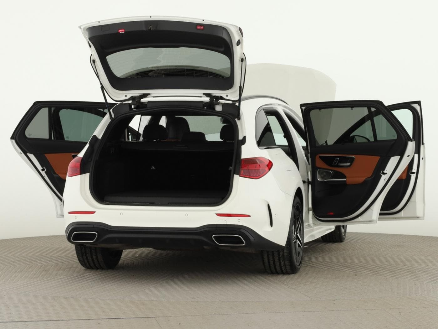 Mercedes-Benz C 300 e T Bild 9