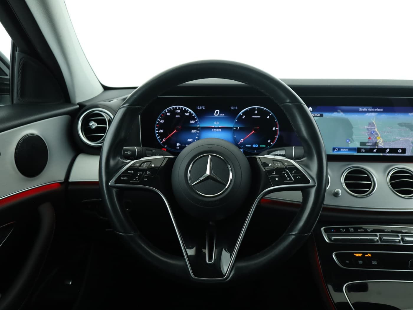 Mercedes-Benz E 220 d T Bild 11