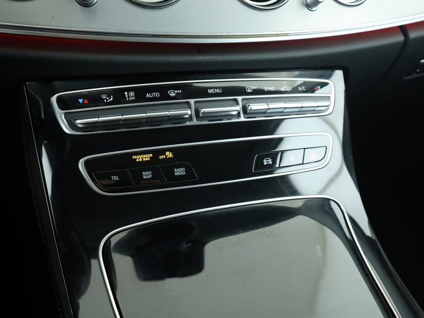 Mercedes-Benz E 220 d T Bild 14