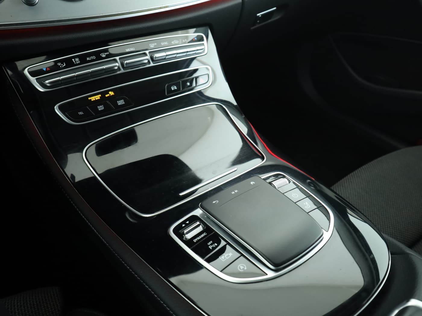 Mercedes-Benz E 220 d T Bild 15