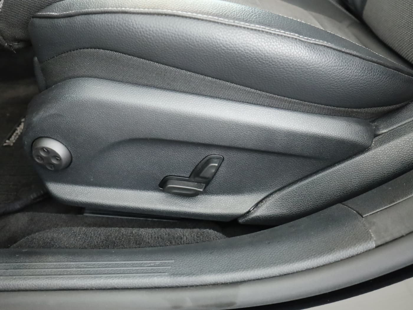 Mercedes-Benz E 220 d T Bild 25