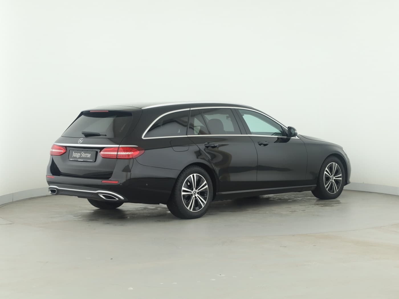 Mercedes-Benz E 220 d T Bild 6