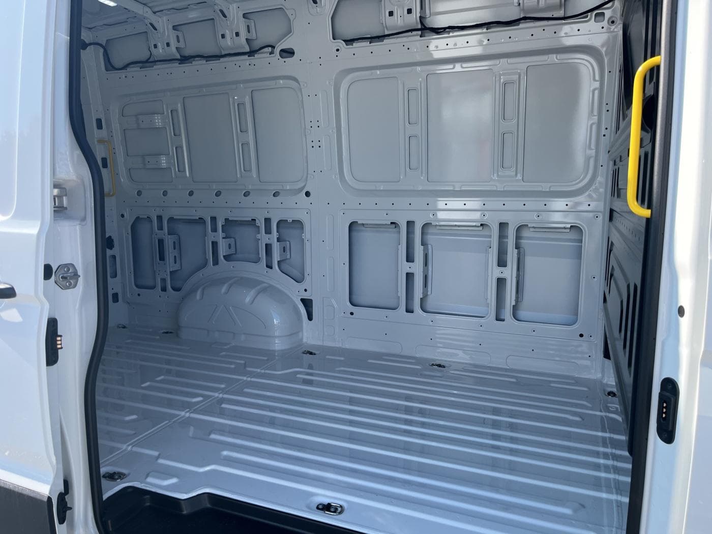 Volkswagen Crafter 35 2,0 TDI 103 KW Kasten FWD MR/HD Bild 16