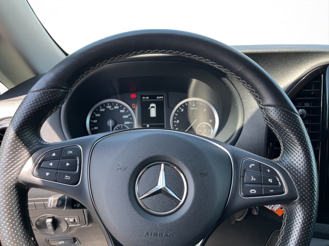 Mercedes-Benz Vito 116 CDI Mixto Bild 10